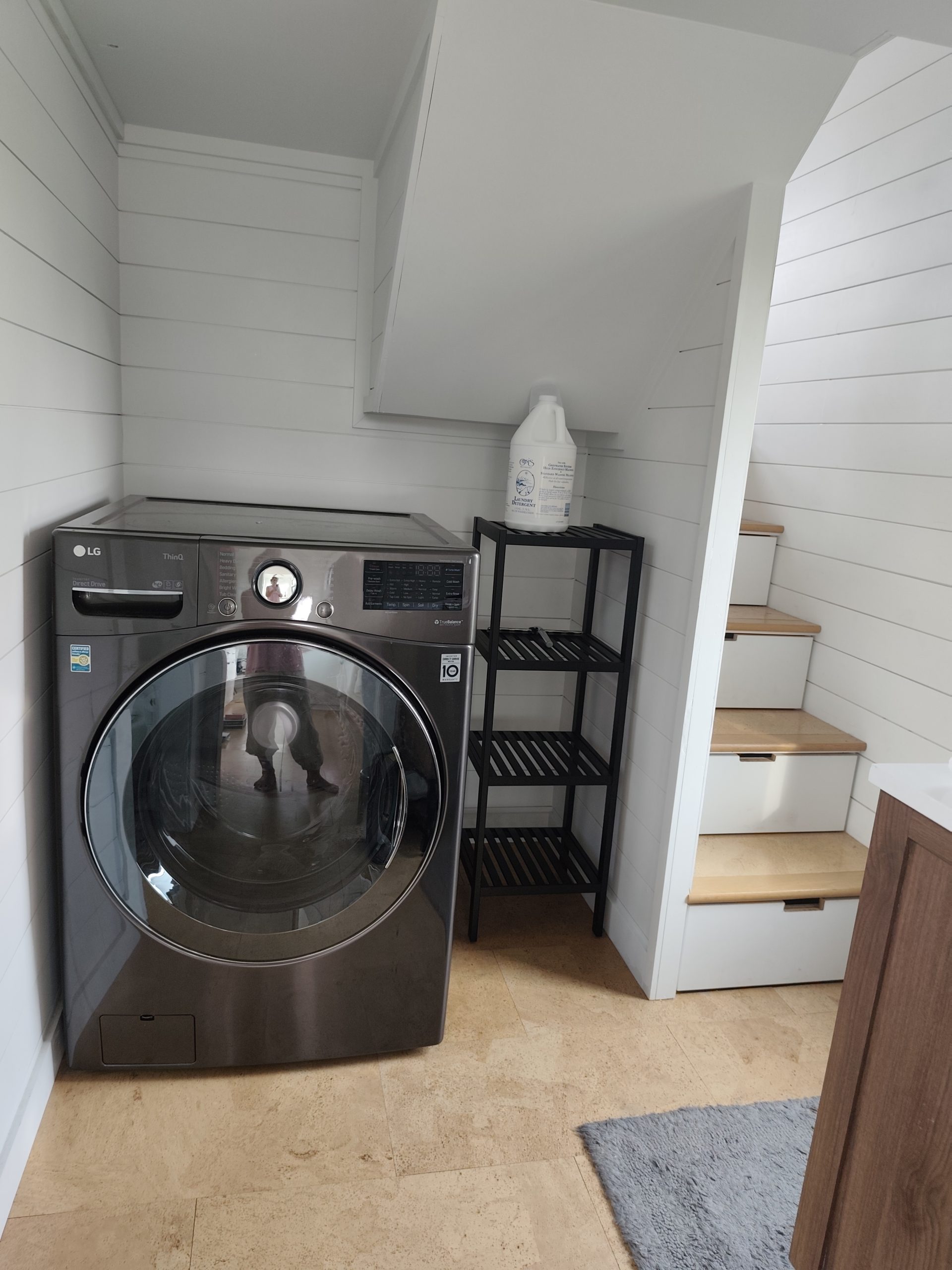 Washer and dryer area in tiny house